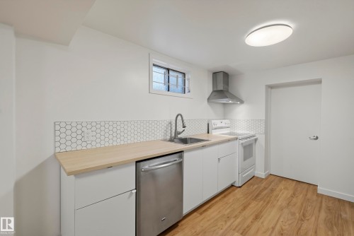 9571 91 Street Nw, Edmonton, AB 