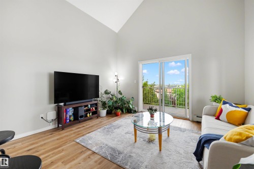 #427 3425 19 St Nw, Edmonton, AB - Indoor Photo Showing Living Room
