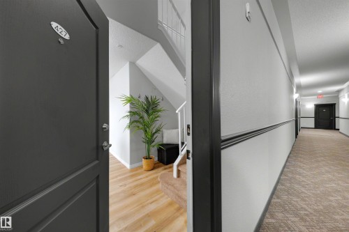 #427 3425 19 St Nw, Edmonton, AB - Indoor Photo Showing Other Room