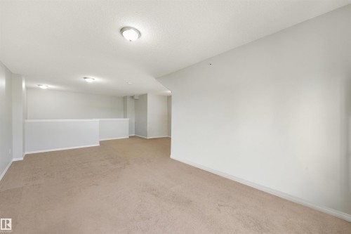 #427 3425 19 St Nw, Edmonton, AB - Indoor Photo Showing Other Room