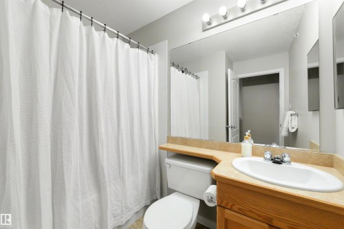 #427 3425 19 St Nw, Edmonton, AB - Indoor Photo Showing Bathroom