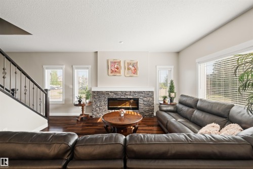 1457 Wates Link Sw, Edmonton, AB 
