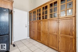 Behind 3 of the lower cupboard doors are sliding drawers providing plenty of storage. - 