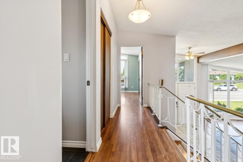 Top floor hallway overlooking main floor - 14011 71 Street Nw, Edmonton, AB 