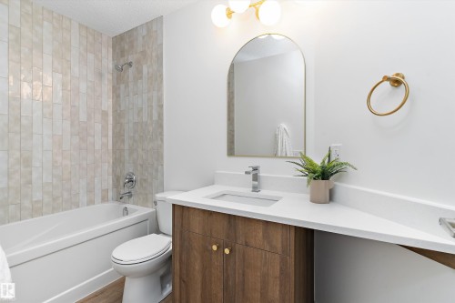8311 184 Street Nw, Edmonton, AB - Indoor Photo Showing Bathroom