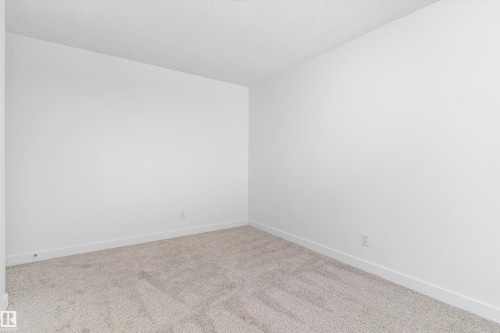 8311 184 Street Nw, Edmonton, AB - Indoor Photo Showing Other Room