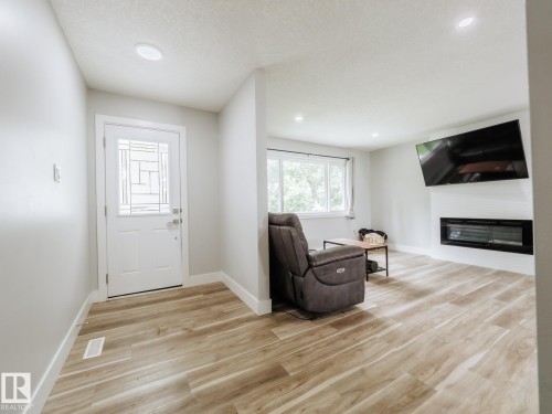 15011 59 Street Nw, Edmonton, AB 