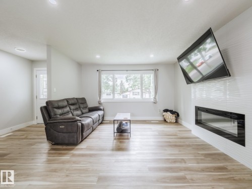 15011 59 Street Nw, Edmonton, AB 