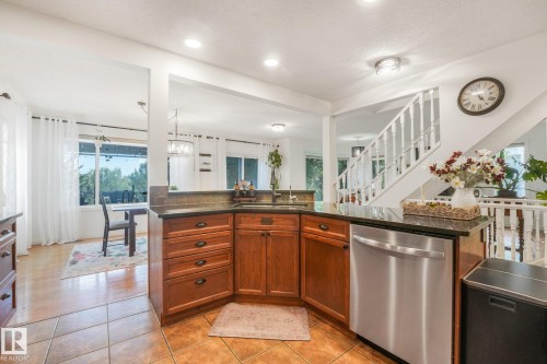 570 Glenwright Crescent Nw, Edmonton, AB 