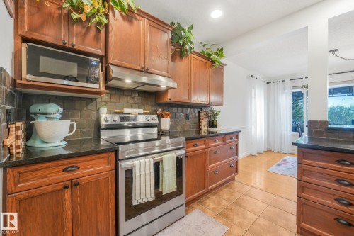 570 Glenwright Crescent Nw, Edmonton, AB 