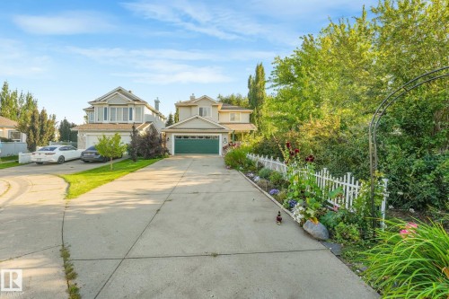 570 Glenwright Crescent Nw, Edmonton, AB 