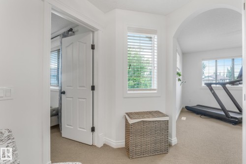 570 Glenwright Crescent Nw, Edmonton, AB 