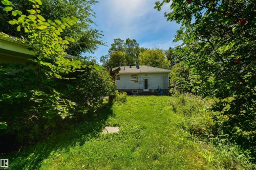 7950 91 Avenue Nw, Edmonton, AB 