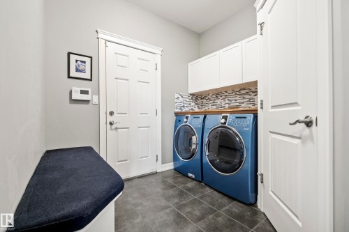 1455 Hays Way Nw, Edmonton, AB - Indoor Photo Showing Laundry Room