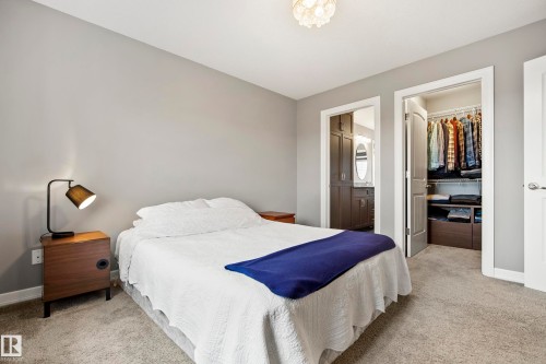 1455 Hays Way Nw, Edmonton, AB - Indoor Photo Showing Bedroom