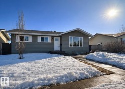 #UPPER 2111 146 AV NW NW Edmonton, AB T5Y 1T6