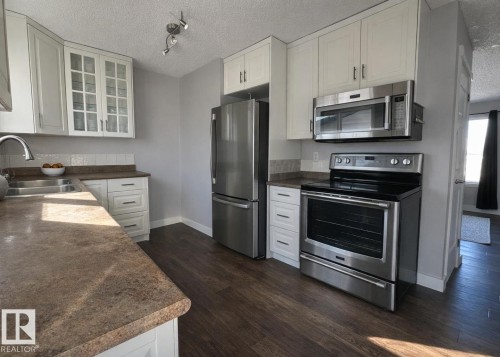 #UPPER 2111 146 AV NW NW , Edmonton, AB T5Y 1T6 5