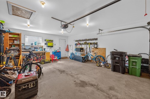 2821 Maple Way Nw, Edmonton, AB 