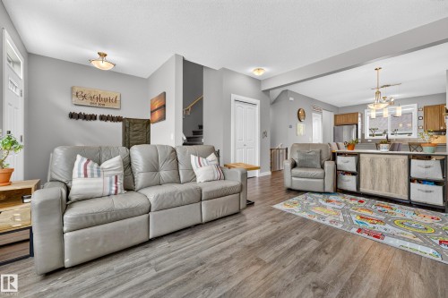 2821 Maple Way Nw, Edmonton, AB 