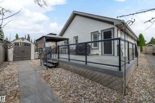 1976 67 Street Sw, Edmonton, AB 
