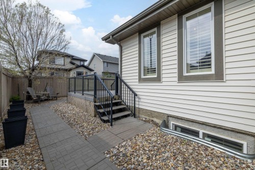 1976 67 Street Sw, Edmonton, AB 