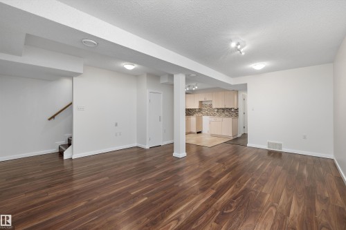 10237 151 Street Nw, Edmonton, AB 