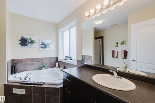 1908 Hammond Place Nw, Edmonton, AB 