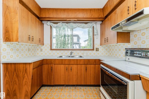 10530 173A Avenue Nw, Edmonton, AB 