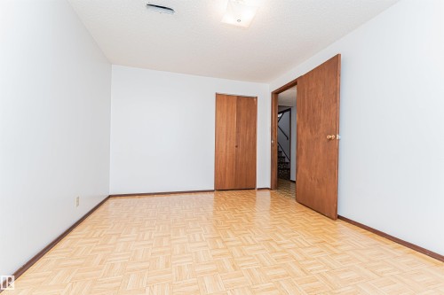 10530 173A Avenue Nw, Edmonton, AB 