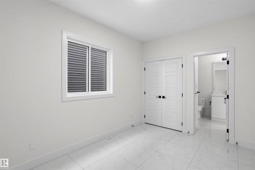 3211 5 Avenue Sw, Edmonton, AB 
