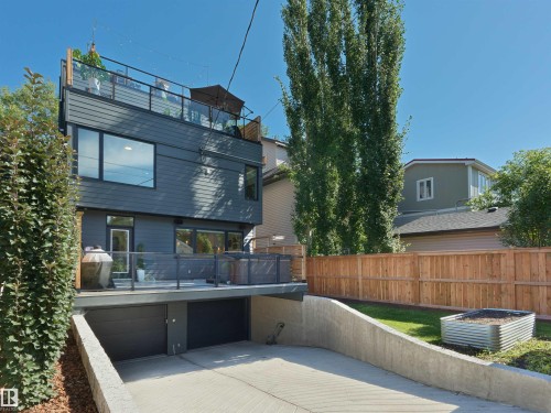 9538 100A Street Nw, Edmonton, AB 