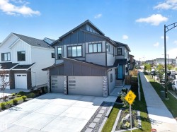 17128 2 Street NW  Edmonton, AB T5Y 4G5