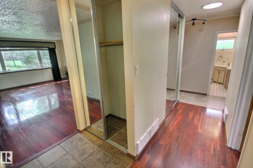9457 79 Street Nw, Edmonton, AB 