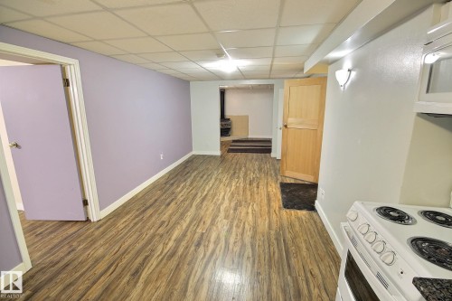 9457 79 Street Nw, Edmonton, AB 