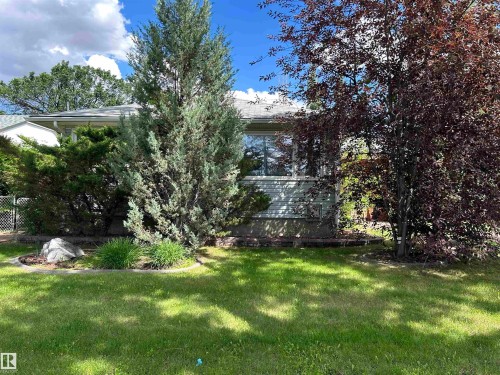 9457 79 Street Nw, Edmonton, AB 