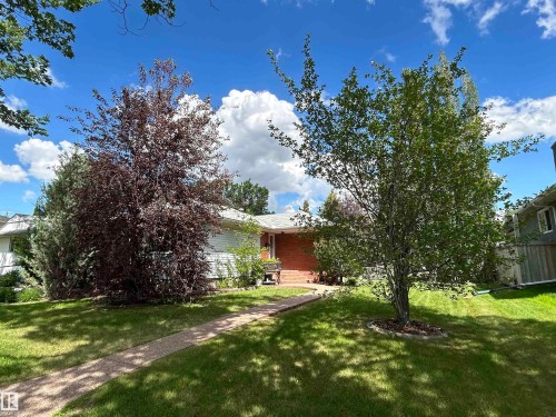 9457 79 Street Nw, Edmonton, AB 