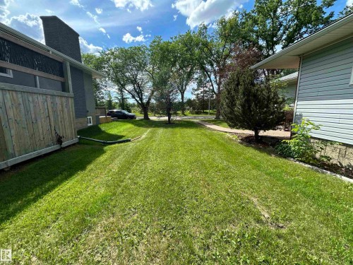 9457 79 Street Nw, Edmonton, AB 