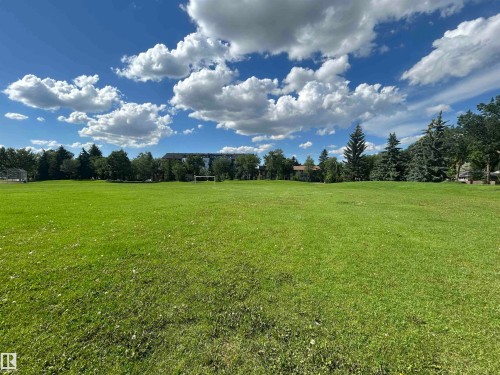 9457 79 Street Nw, Edmonton, AB 