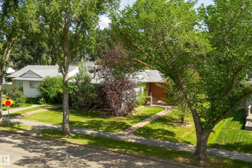 9457 79 Street Nw, Edmonton, AB 