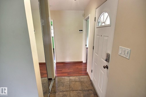 9457 79 Street Nw, Edmonton, AB 