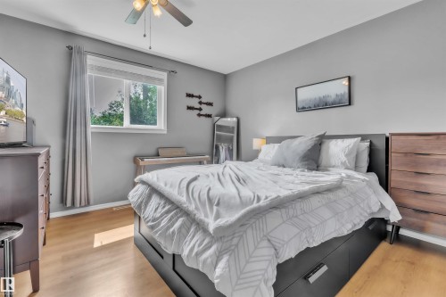 5712 50 Avenue, Cold Lake, AB - Indoor Photo Showing Bedroom