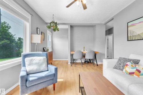 5712 50 Avenue, Cold Lake, AB - Indoor Photo Showing Living Room