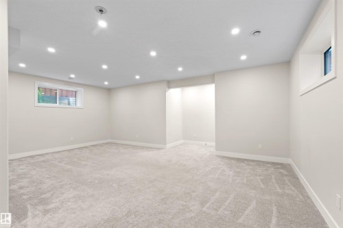 9804 223 Street Nw, Edmonton, AB 