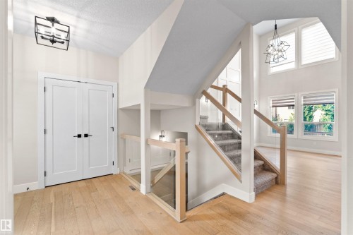 9804 223 Street Nw, Edmonton, AB 