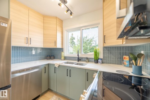 16136 109A Avenue Nw, Edmonton, AB 