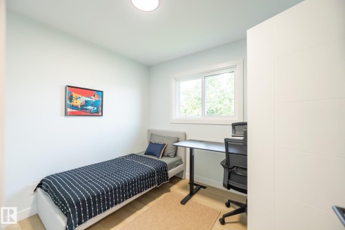 16136 109A Avenue Nw, Edmonton, AB 