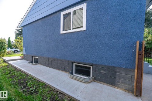16136 109A Avenue Nw, Edmonton, AB 