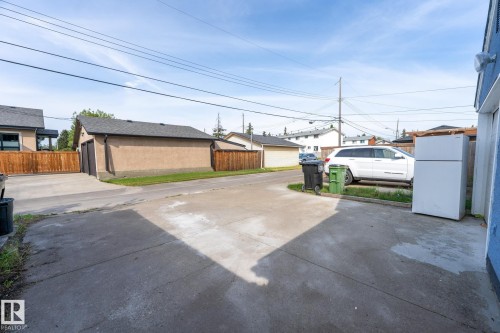 16136 109A Avenue Nw, Edmonton, AB 