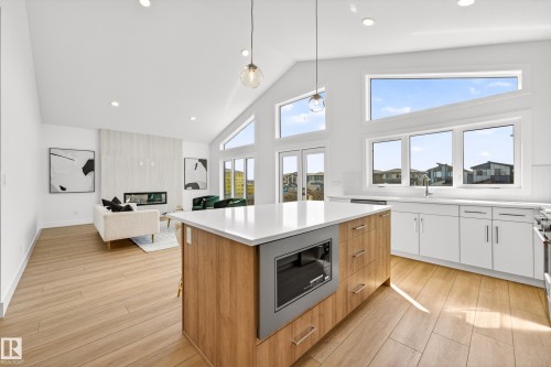 7093 Kiviaq Crescent Sw, Edmonton, AB 
