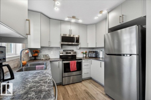 21339 91 Avenue Nw, Edmonton, AB 